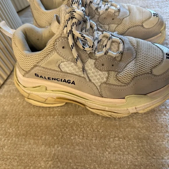 Balenciaga | Shoes | Balenciaga Sneakers In White And Cream  display picture 3